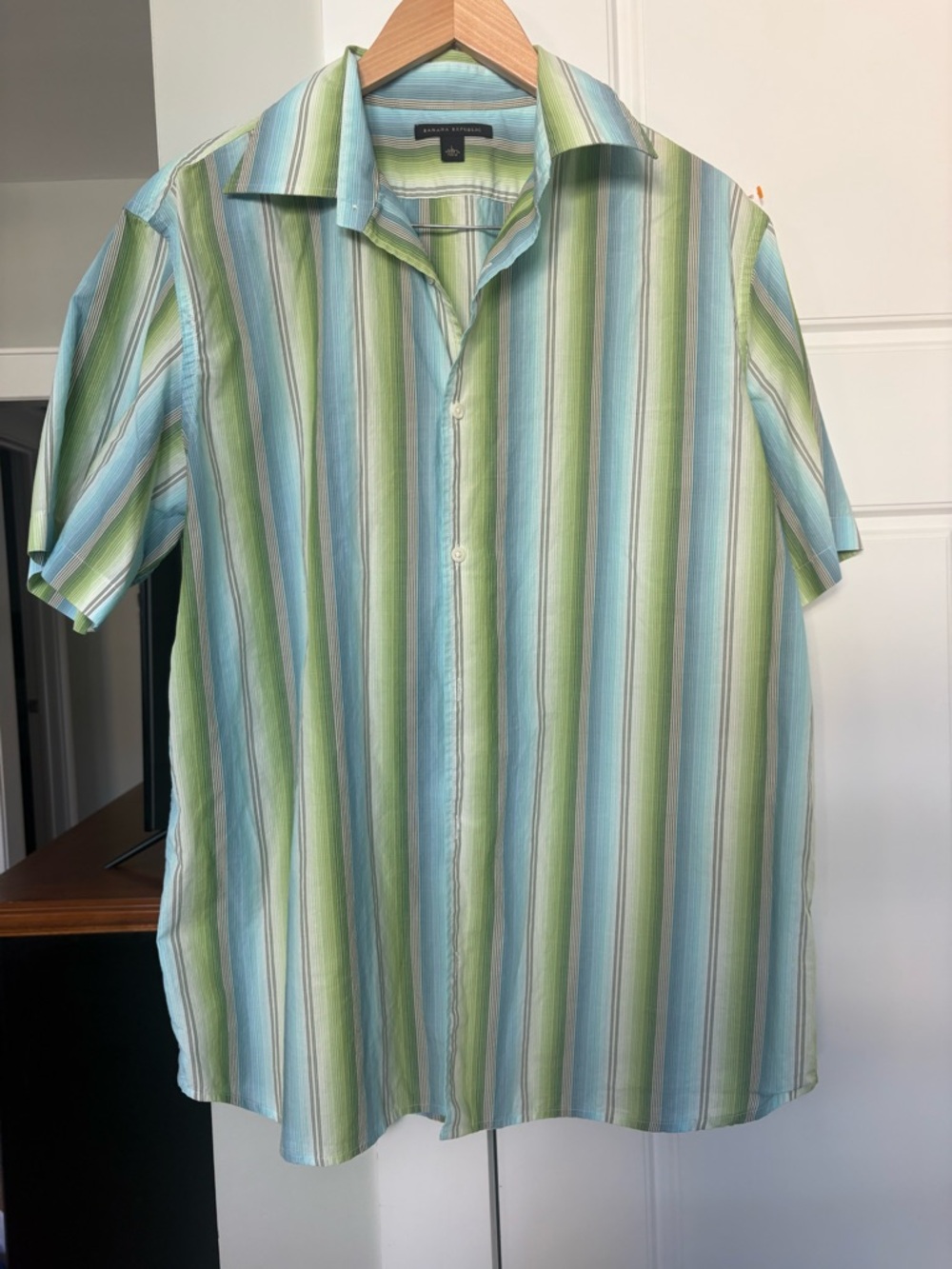 Banana Republic Green & Blue Striped Short-Sleeve Button-Down Shirt